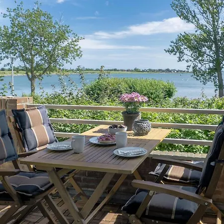 Apartment Meerblick Lemkenhafen -